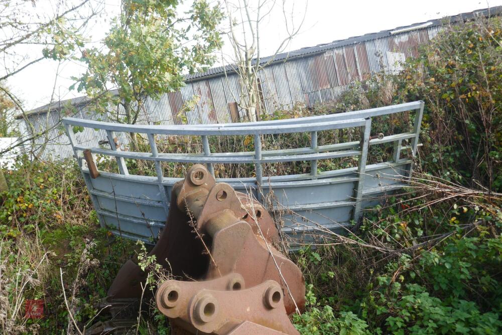 BATEMAN GALVANISED CURVED PANELS