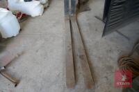 PAIR OF 1.5 METRE LONG PALLET FORKS - 2