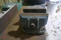 HEAVY DUTY BENCH VICE - 3