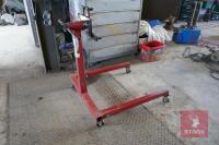 WOLF 560KG HEAVY DUTY ENGINE STAND - 2