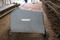 BATEMAN MOBILE IN LAMB CREEP FEEDER - 4