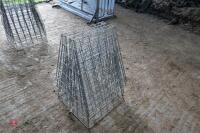 5 MESH SHEEP HOOK OVER HAY RACKS