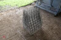 5 MESH SHEEP HOOK OVER HAY RACKS