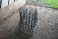 5 MESH SHEEP HOOK OVER HAY RACKS - 7