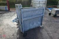 BATEMAN GALVANISED CALF DE-HORING CRATE - 7