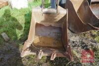 24" DIGGER BUCKET - 4