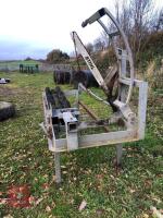 CHAINSAW MOUNTED TIMBER PROCESSING BENCH