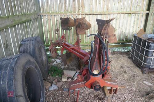 KVERNELAND 3 FURROW REVERSABLE PLOUGH