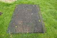 6 5' x 3'3" SHEEP HOLDING PEN MATS - 3