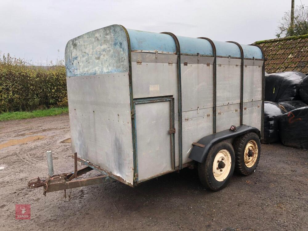 LIVESTOCK TRAILER