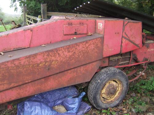 NEW HOLLAND 268 BALER