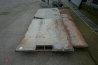 2 X SHEETED DOORS (134) - 5