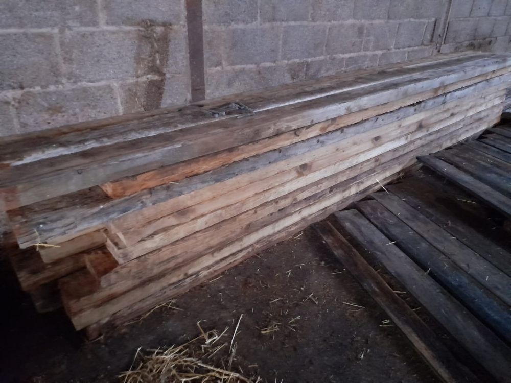 10 x 7'' x 3'' x 15' LENGTHS OF TIMBER