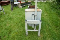 GALV FREE STANDING WATER TROUGH - 3