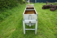 GALV FREE STANDING WATER TROUGH - 4