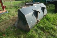 QUICKE 6' LOADER BUCKET - 12