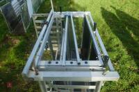 FARM IT 3000 SHEEP WEIGHER/CRUSH - 18