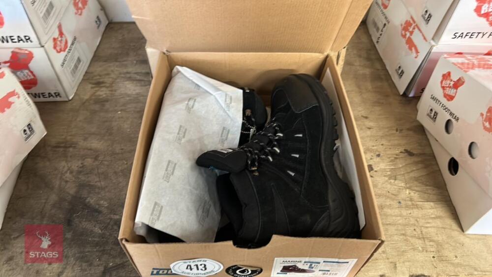 PAIR OF SIZE 11 WORK BOOTS