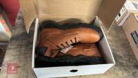 PAIR OF SIZE 11 WORK BOOTS - 2