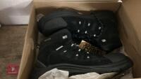 PAIR OF SIZE 11 WORK BOOTS