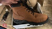 PAIR OF SIZE 11 WORK BOOTS - 2