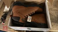 PAIR OF SIZE 11 WORK BOOTS