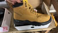 PAIR OF SIZE 11 WORK BOOTS - 2