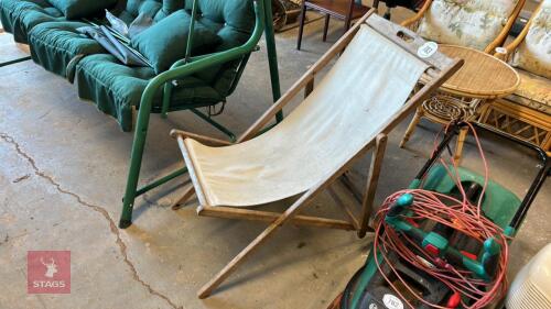 DECK CHAIR