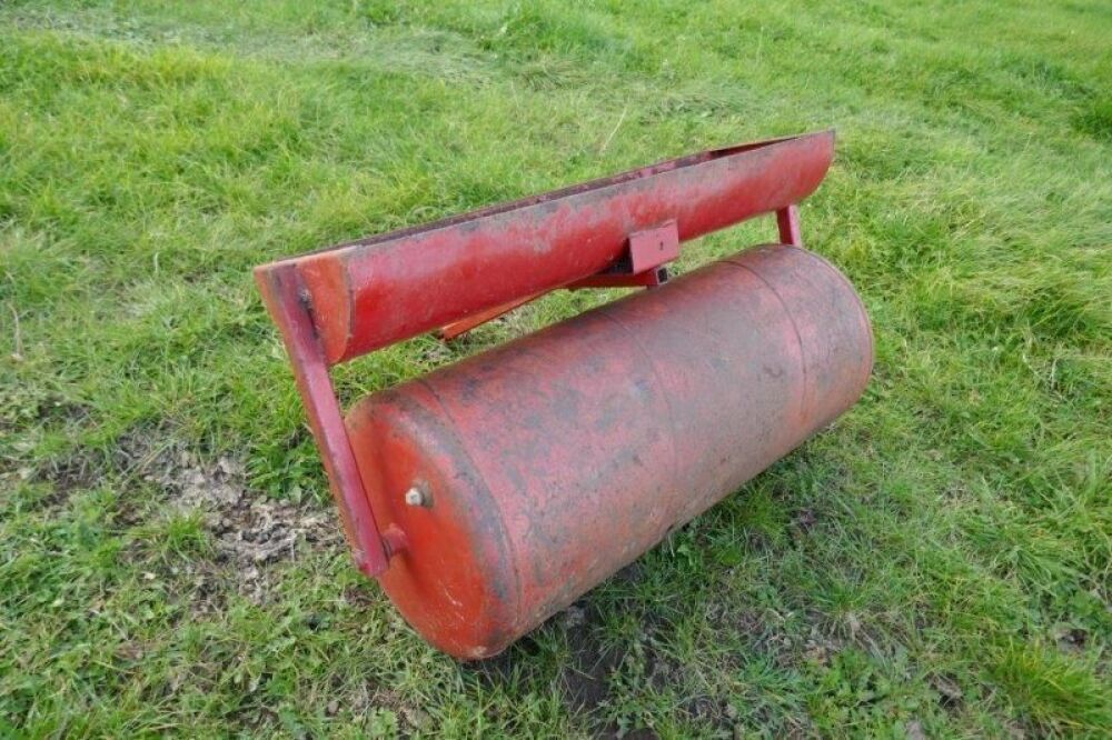 WATER FILLED GARDEN ROLLER