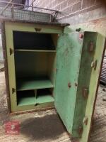 LARGE SAFE - 2