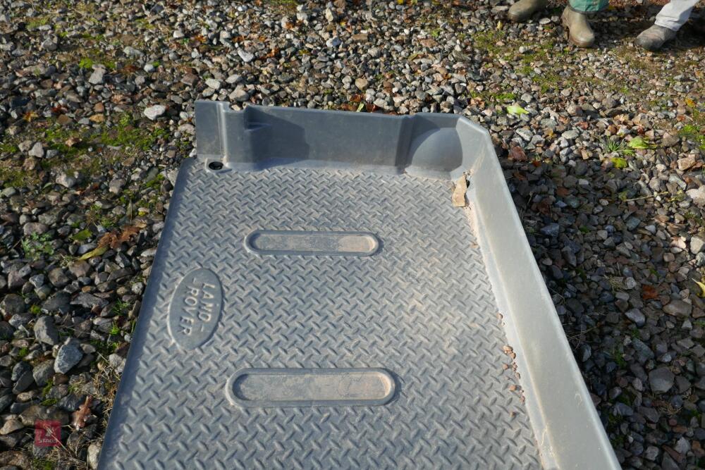 LAND ROVER PLASTIC BOOT LINER