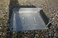 LAND ROVER PLASTIC BOOT LINER - 4