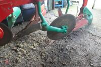 KVERNELAND 2 FURROW CONVENTIONAL PLOUGH - 5