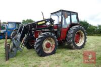 CASE INTERNATIONAL 885 4WD TRACTOR C/W TRIMA LOADER