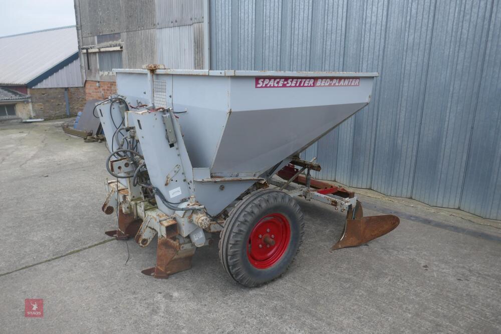 1996 RECKIE RMP3H 3 ROW POTATO PLANTER