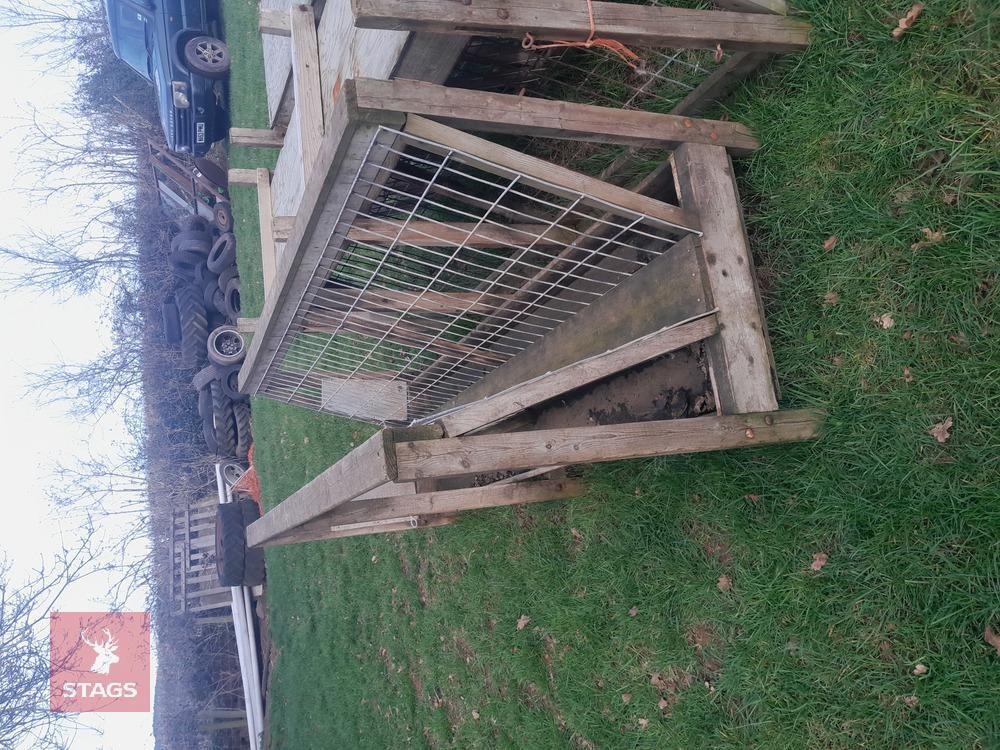 WOODEN SHEEP FEEDER/HAY RACK