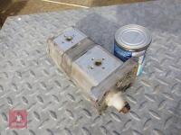 SAUER DANFOSS DOUBLE HYDRAULIC GEAR PUMP