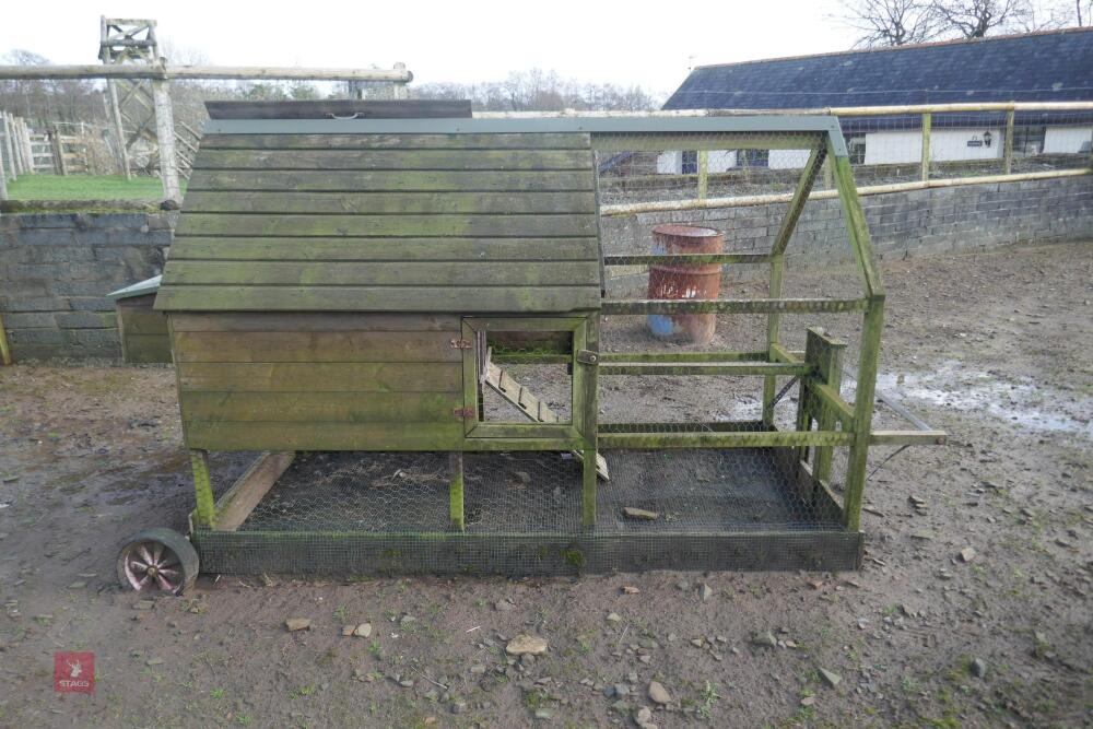 MOBILE POULTRY HOUSE + RUN