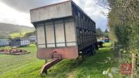 28' TWIN AXLE LIVESTOCK TRAILER - 3