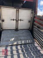 2000 PARKHOUSE ARTIC LIVESTOCK TRAILER - 14