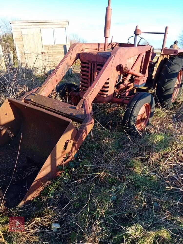 INTERNATIONAL B250 2WD TRACTOR (S/R)