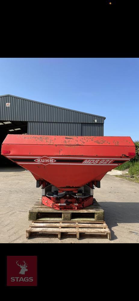 KUHN FERTILISER SPREADER