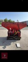 KUHN FERTILISER SPREADER - 3