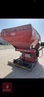 KUHN FERTILISER SPREADER - 4