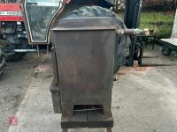 LARGE OIL FUELED STOVE - 3