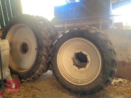 NEW HOLLAND/CASE LWB WHEELS & TYRES