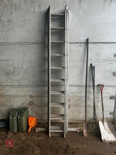 TRIPLE EXTENDING LADDER