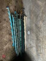 20 X PLASTIC ELECTRIC FENCE STAKES - 3