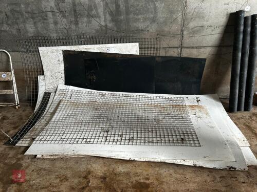 PLASTIC AND MESH SHEETS / PARLOUR BOARD