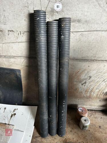 3 LENGTHS OF 4'' DRAINAGE PIPE